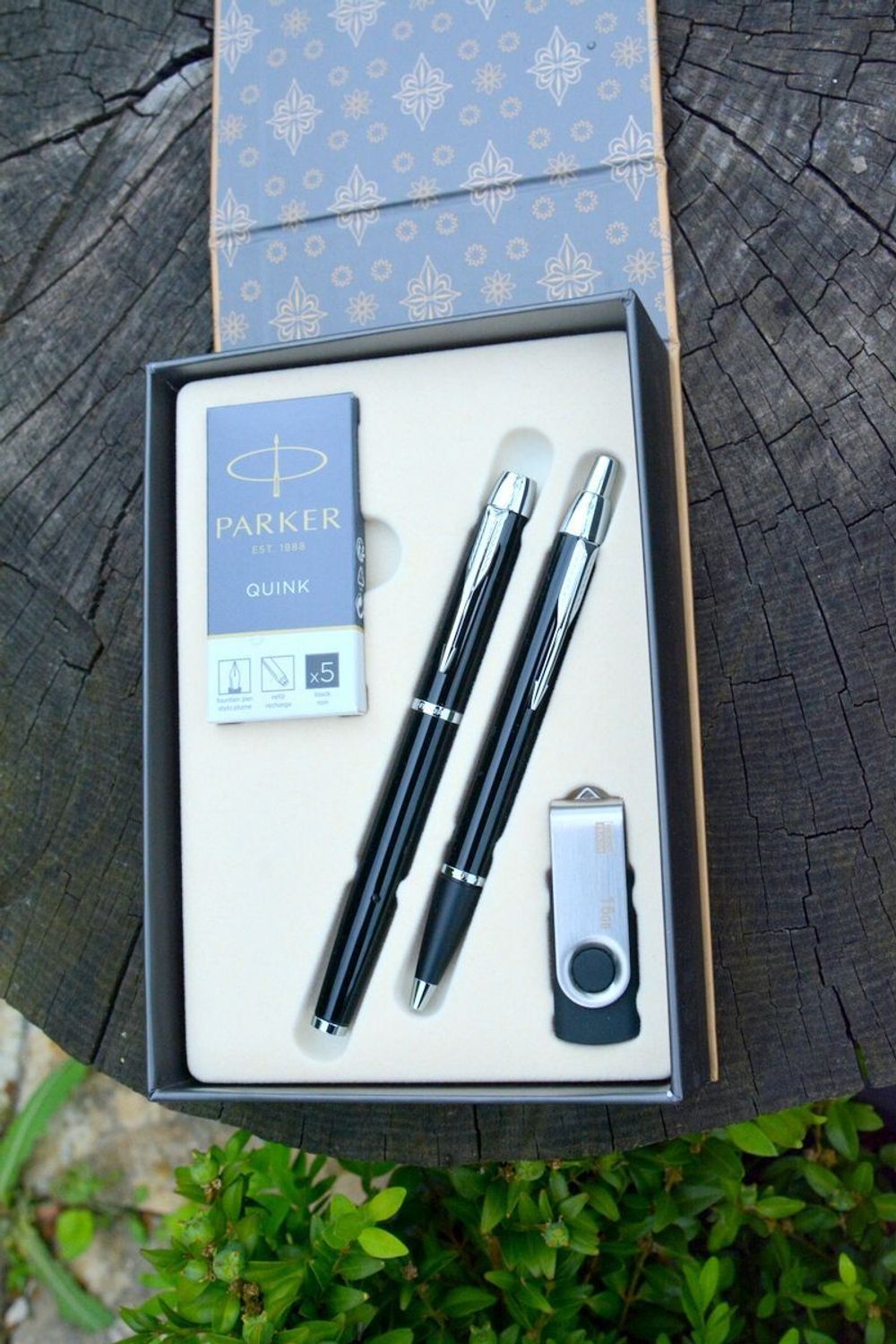 Zestaw Parker IM DUO Pióro Parker Długopis Parker z Nabojami Parker i pamięcią USB 16 GB IM DUO+USB  (2).jpg